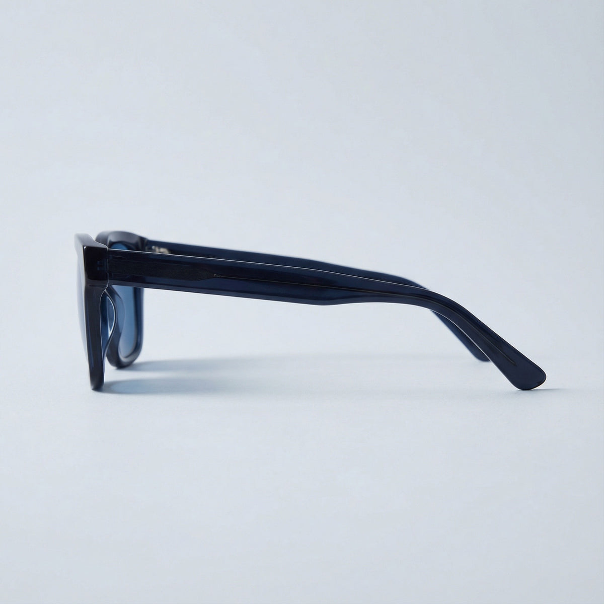 TINT Kobalt side profile