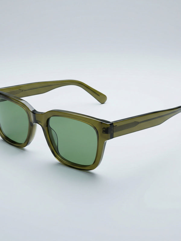 TINT Grün three-quarter view