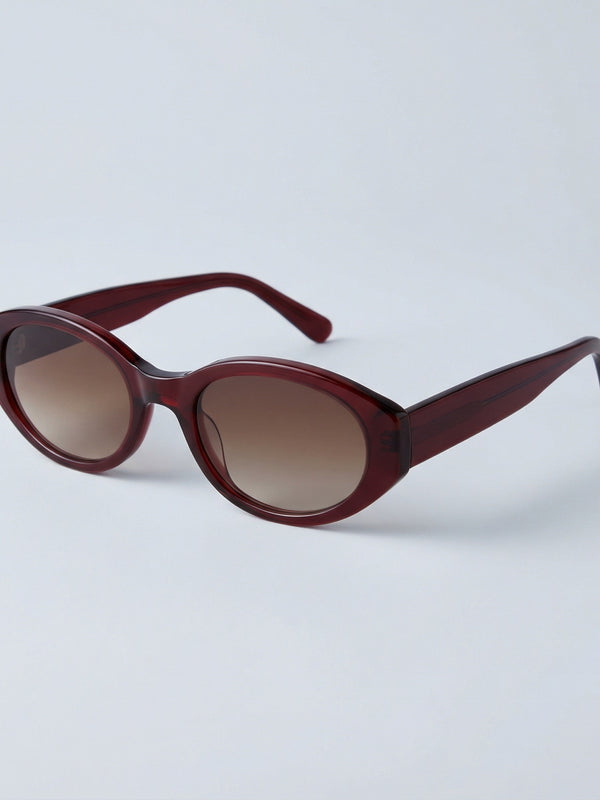 TINT Marlene three-quarter view